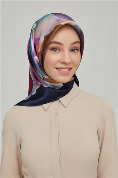Armine Sura İpek Eşarp 21Ka8628 06