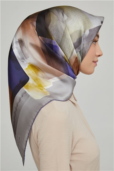 Armine Sura İpek Eşarp 21Ka8628 10