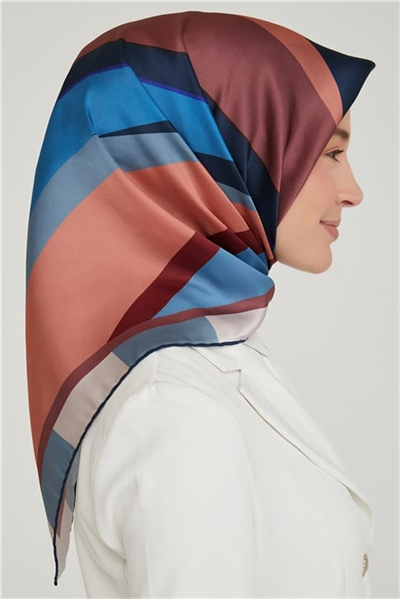Armine Sura İpek Eşarp 21Ka8629 01