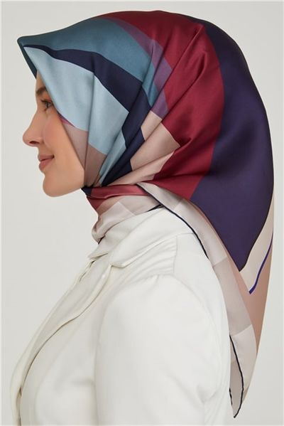 Armine Sura İpek Eşarp 21Ka8629 03