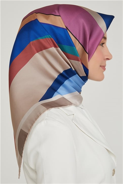 Armine Sura İpek Eşarp 21Ka8629 07