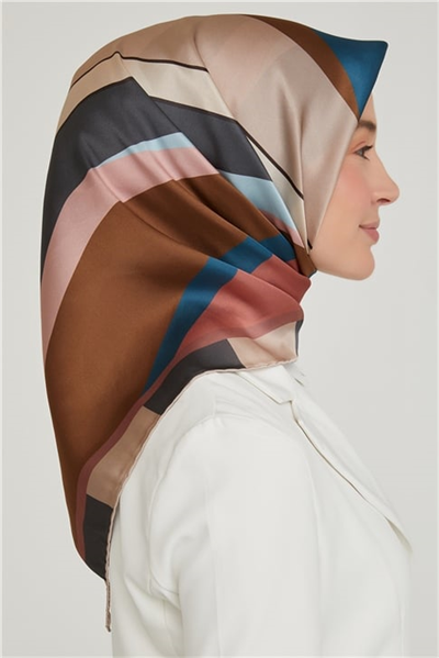 Armine Sura İpek Eşarp 21Ka8629 08