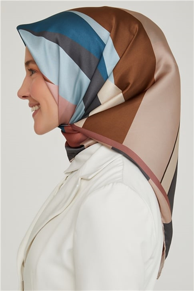 Armine Sura İpek Eşarp 21Ka8629 08