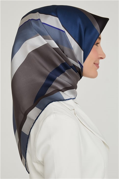 Armine Sura İpek Eşarp 21Ka8629 09