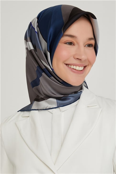 Armine Sura İpek Eşarp 21Ka8629 09