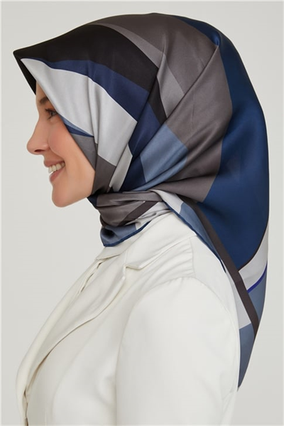 Armine Sura İpek Eşarp 21Ka8629 09