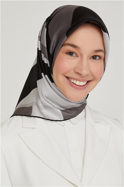 Armine Sura İpek Eşarp 21Ka8629 10