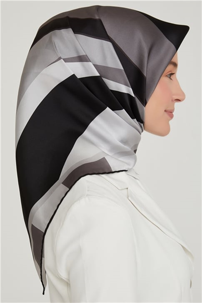 Armine Sura İpek Eşarp 21Ka8629 10