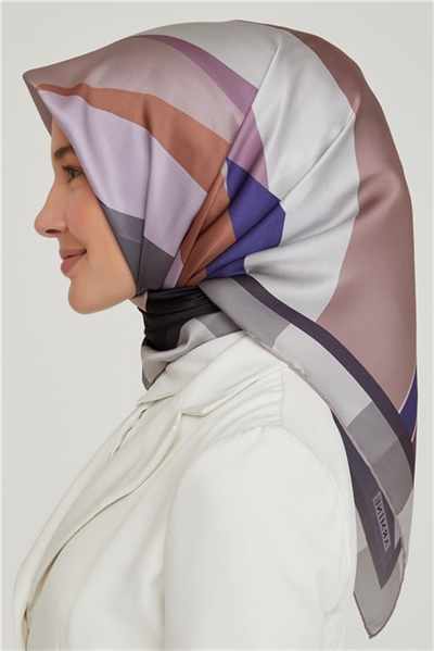 Armine Sura İpek Eşarp 21Ka8629 35