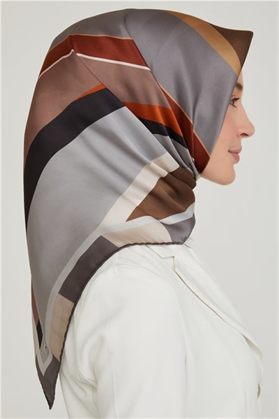 Armine Sura İpek Eşarp 21Ka8629 37