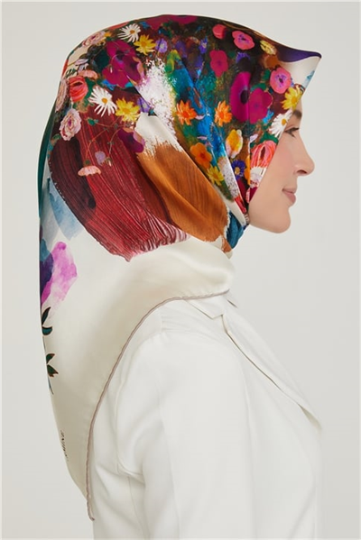 Armine Sura İpek Eşarp 21Ka8630 02