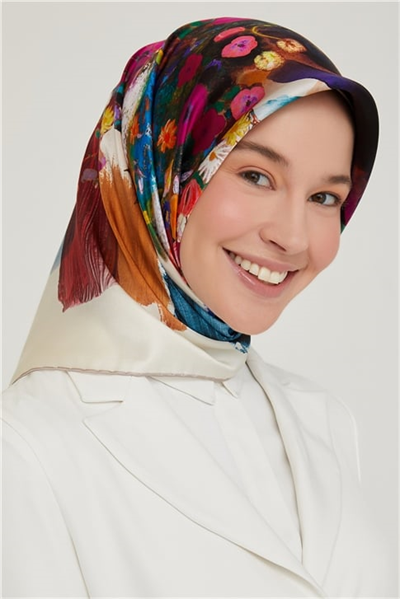 Armine Sura İpek Eşarp 21Ka8630 02
