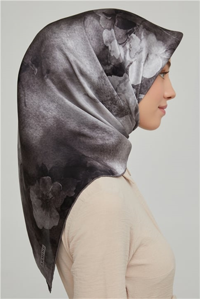 Armine Sura İpek Eşarp 21Ka8632 05
