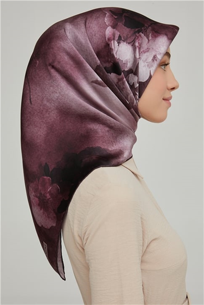 Armine Sura İpek Eşarp 21Ka8632 07