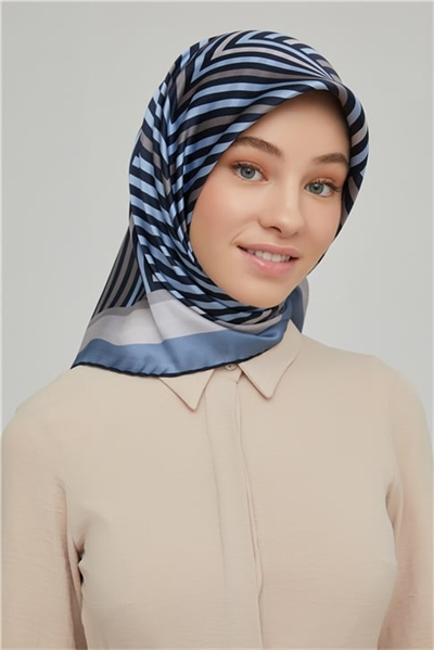 Armine Sura İpek Eşarp 21Ka8633 01