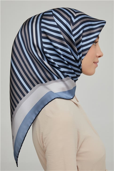 Armine Sura İpek Eşarp 21Ka8633 01