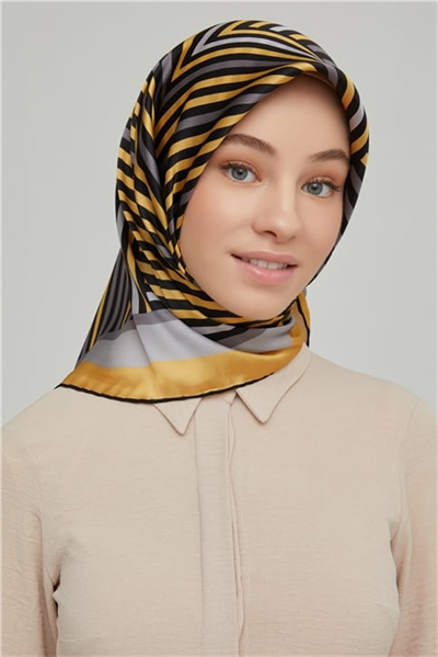 Armine Sura İpek Eşarp 21Ka8633 02