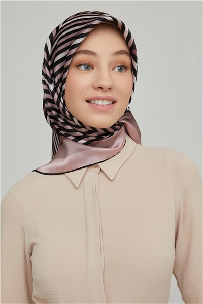 Armine Sura İpek Eşarp 21Ka8633 03