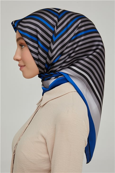 Armine Sura İpek Eşarp 21Ka8633 04