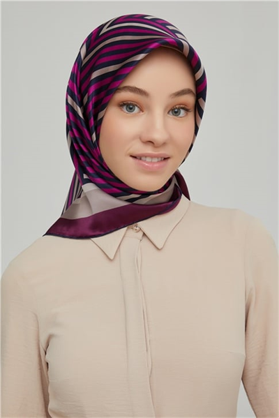 Armine Sura İpek Eşarp 21Ka8633 06