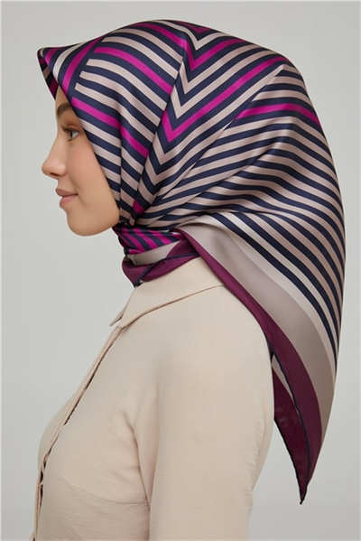 Armine Sura İpek Eşarp 21Ka8633 06