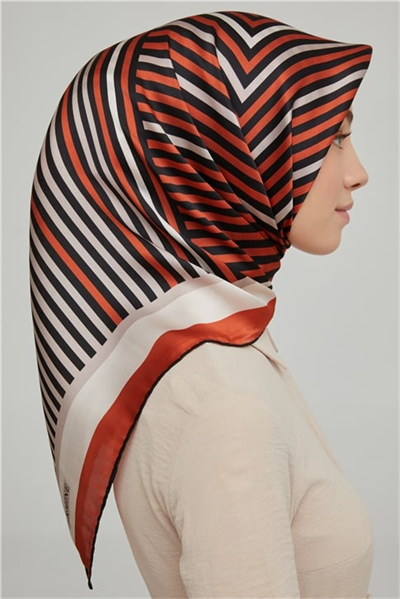 Armine Sura İpek Eşarp 21Ka8633 08