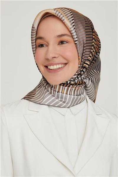Armine Sura İpek Eşarp 21Ka8635 04