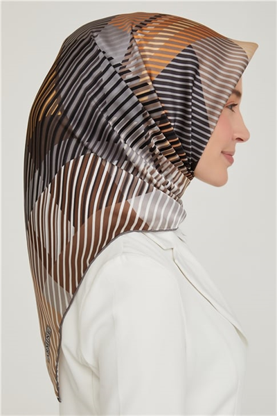Armine Sura İpek Eşarp 21Ka8635 04
