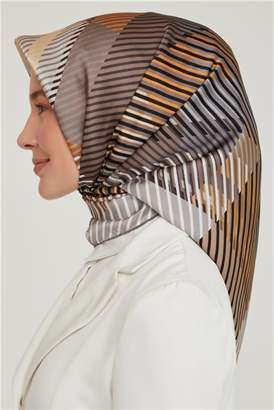 Armine Sura İpek Eşarp 21Ka8635 04
