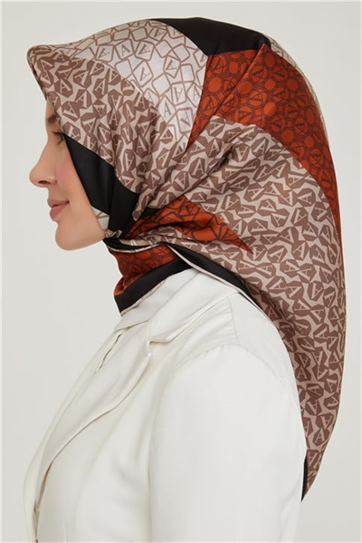 Armine Sura İpek Eşarp 21Ka8638 02