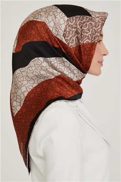 Armine Sura İpek Eşarp 21Ka8638 02