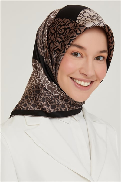 Armine Sura İpek Eşarp 21Ka8638 06