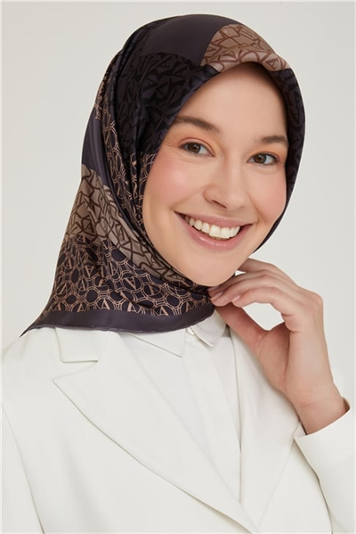 Armine Sura İpek Eşarp 21Ka8638 11