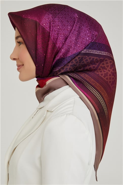 Armine Sura İpek Eşarp 21Ka8639 04