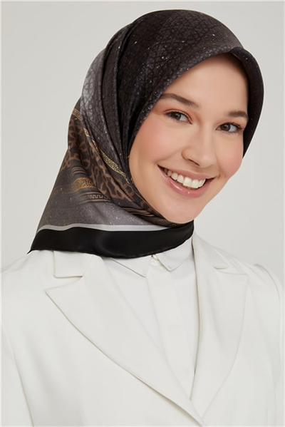 Armine Sura İpek Eşarp 21Ka8639 06