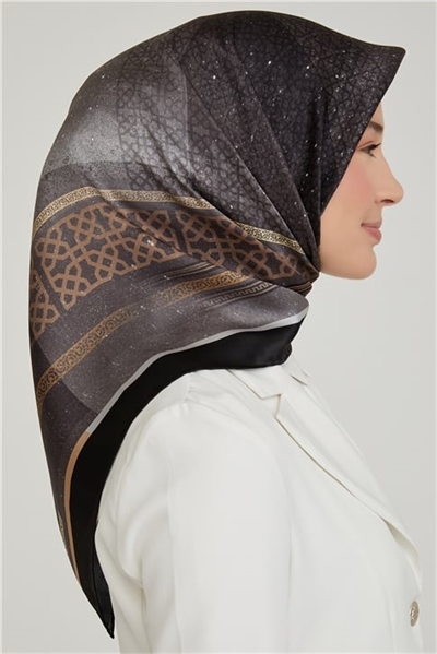 Armine Sura İpek Eşarp 21Ka8639 06