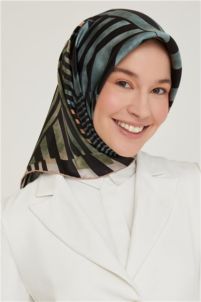 Armine Sura İpek Eşarp 21Ka8642 04