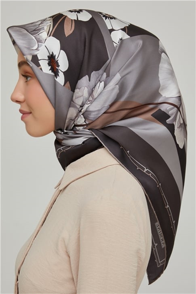 Armine Sura İpek Eşarp 21Ka8644 06