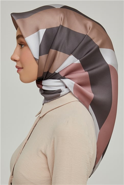 Armine Sura İpek Eşarp 21Ka8646 06