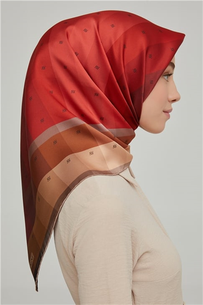 Armine Sura İpek Eşarp 21Ka8652 01