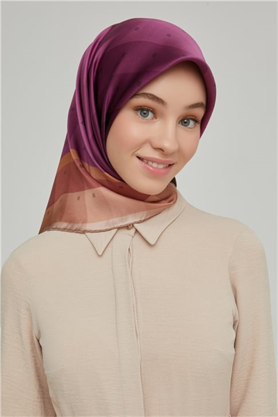 Armine Sura İpek Eşarp 21Ka8652 02