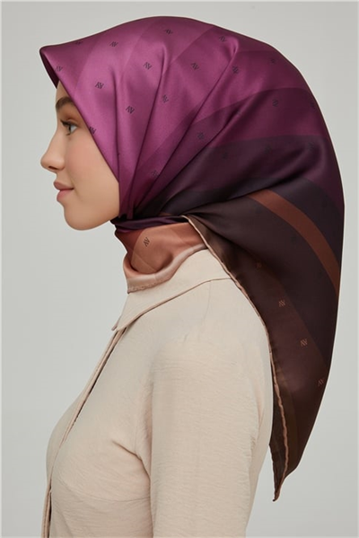 Armine Sura İpek Eşarp 21Ka8652 02