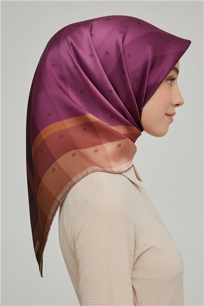 Armine Sura İpek Eşarp 21Ka8652 02