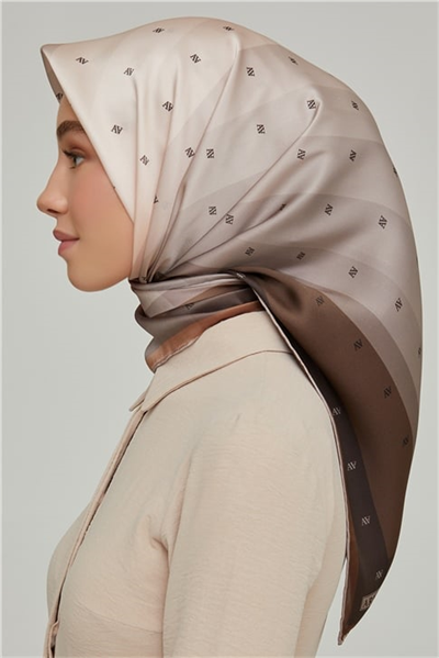 Armine Sura İpek Eşarp 21Ka8652 03