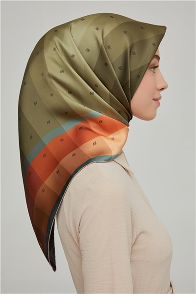 Armine Sura İpek Eşarp 21Ka8652 05