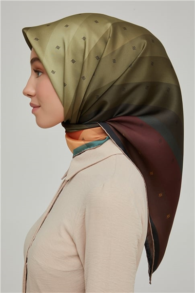 Armine Sura İpek Eşarp 21Ka8652 05