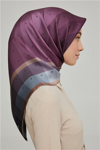 Armine Sura İpek Eşarp 21Ka8652 06