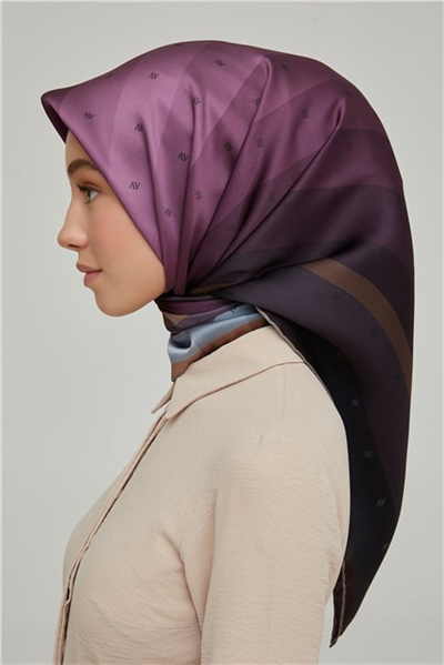 Armine Sura İpek Eşarp 21Ka8652 06