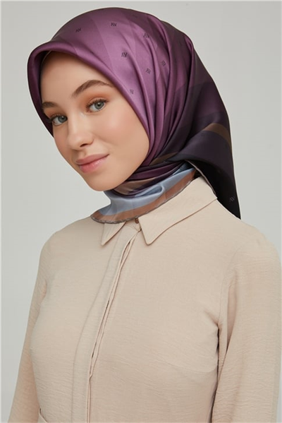 Armine Sura İpek Eşarp 21Ka8652 06