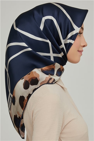 Armine Sura İpek Eşarp 21Ka8653 21